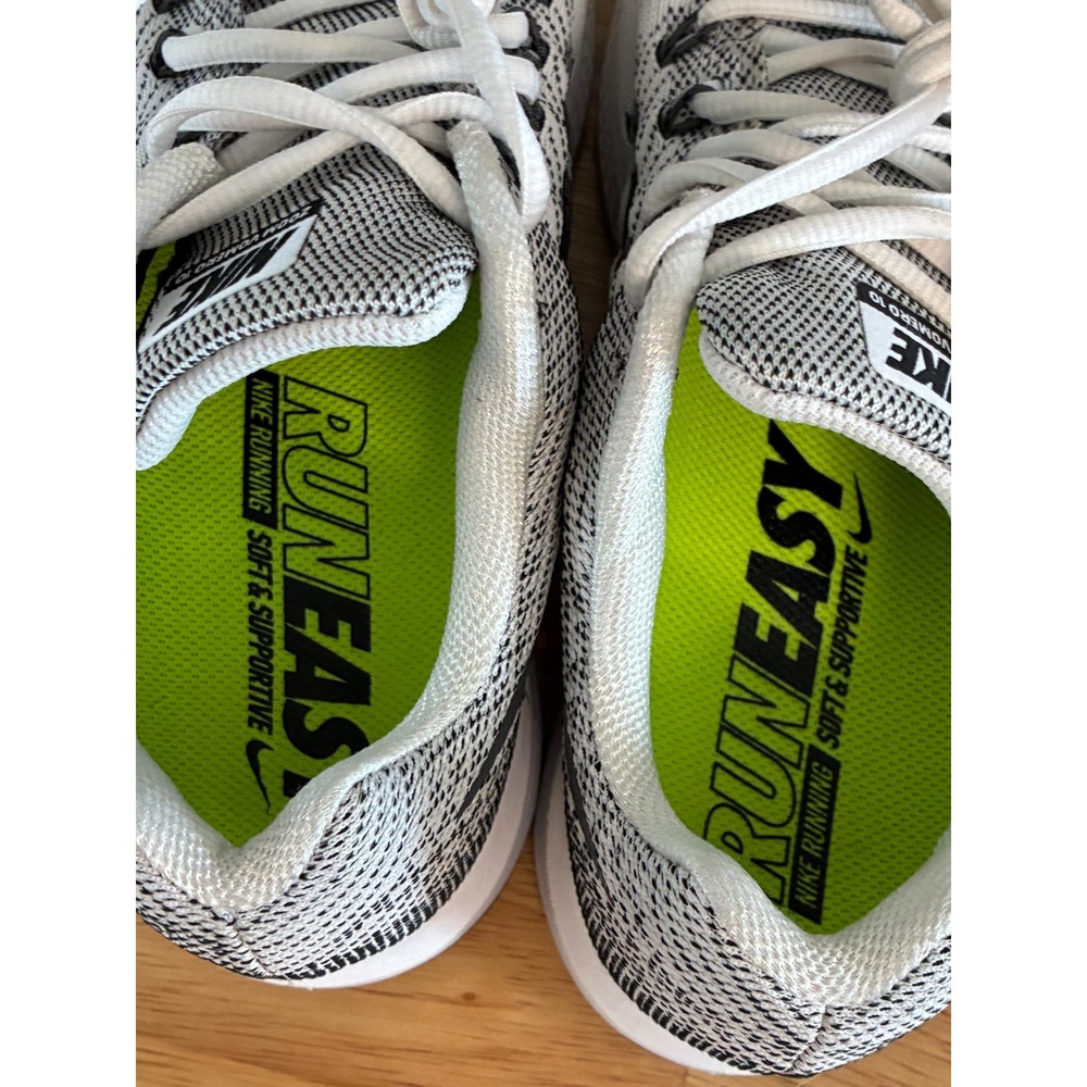 Nike Zoom Vomero 10 Womens Running Shoes White Black 717441-100 Size 9 - Picture 16 of 16